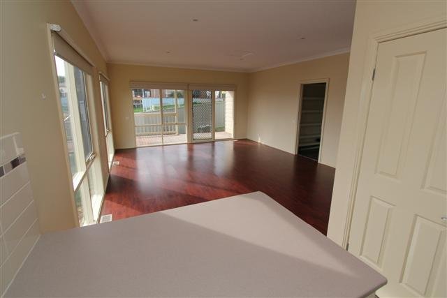 17 Catherine Court BROWN HILL 9