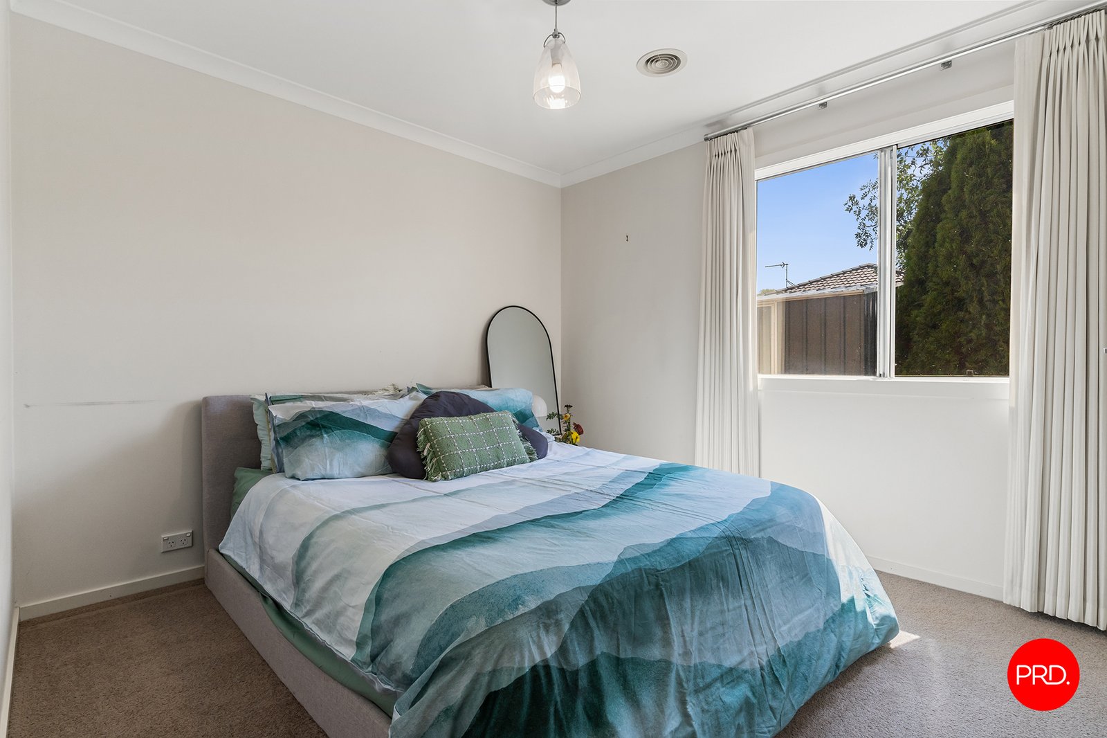 17 Caulfield Drive ASCOT 8