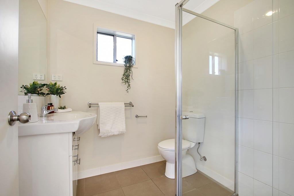 17 Chafia Place LAVINGTON 8