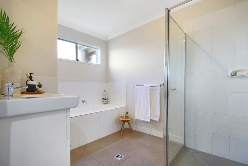17 Chafia Place LAVINGTON 11