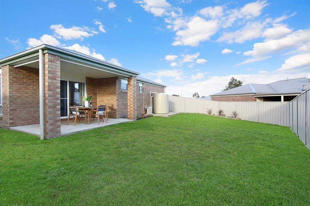 17 Chafia Place LAVINGTON 14