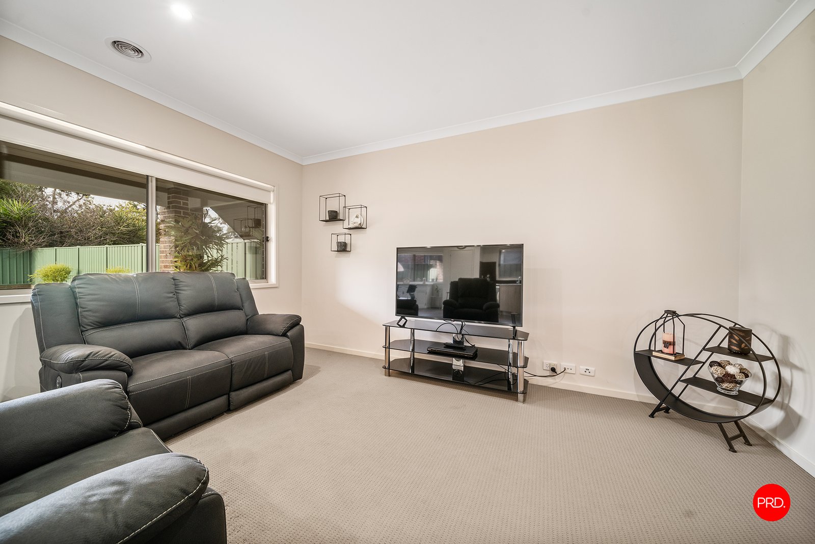 17 Clarcoll Crescent KANGAROO FLAT 5
