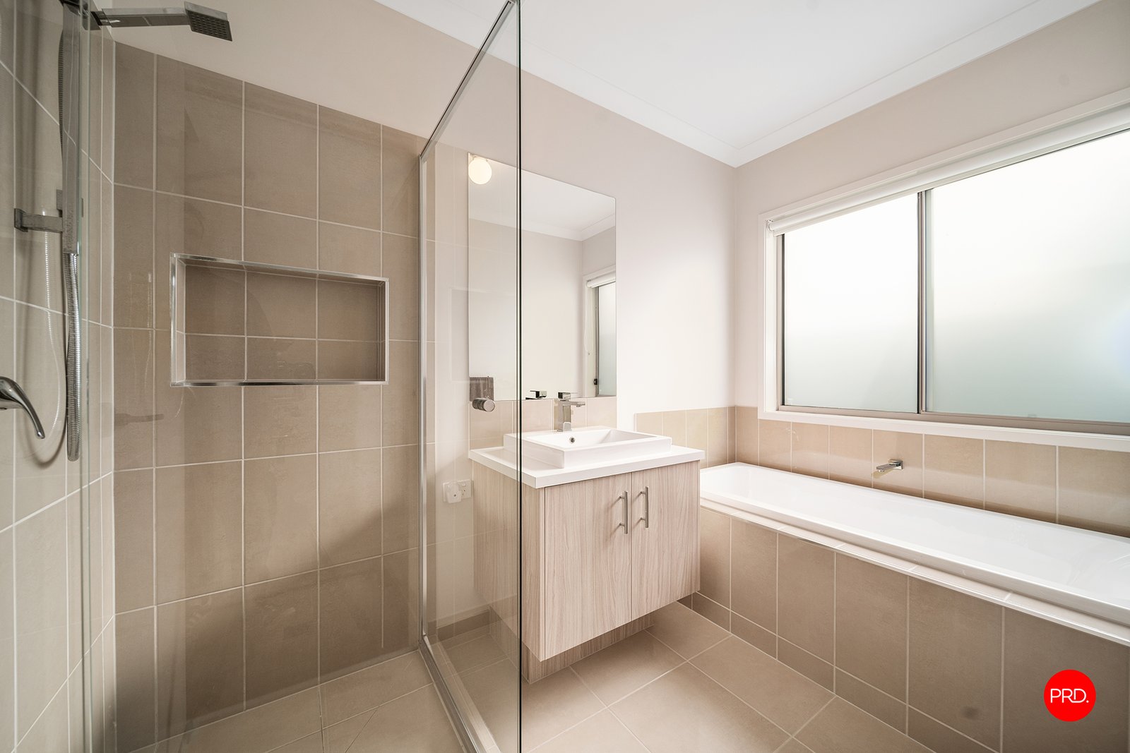 17 Clarcoll Crescent KANGAROO FLAT 11