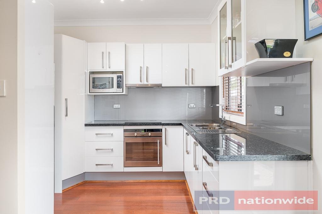 17 Colleen Avenue PICNIC POINT 3