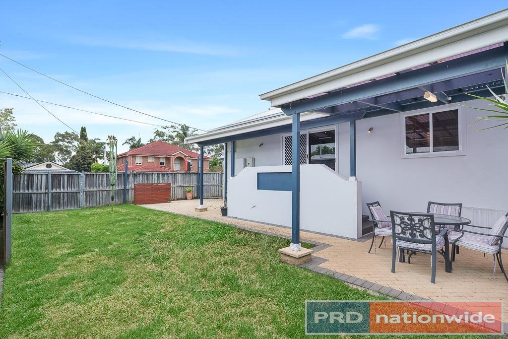 17 Colleen Avenue PICNIC POINT 5