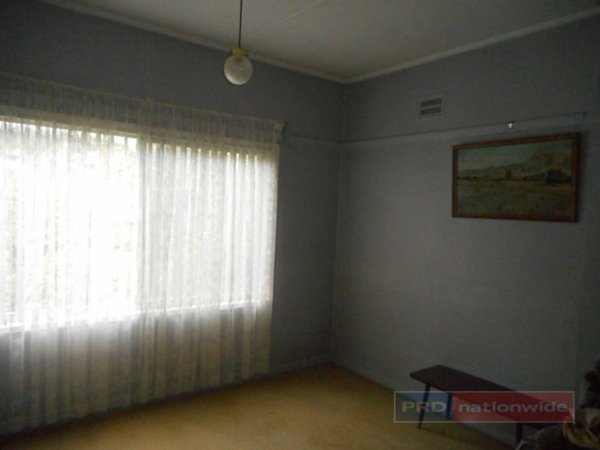 17 Corralyn Avenue BATLOW 8