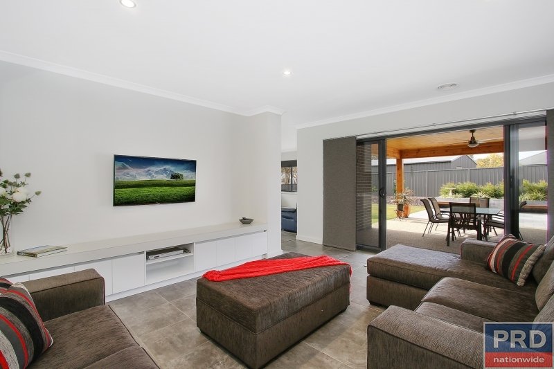 17 Corriedale Court THURGOONA 5