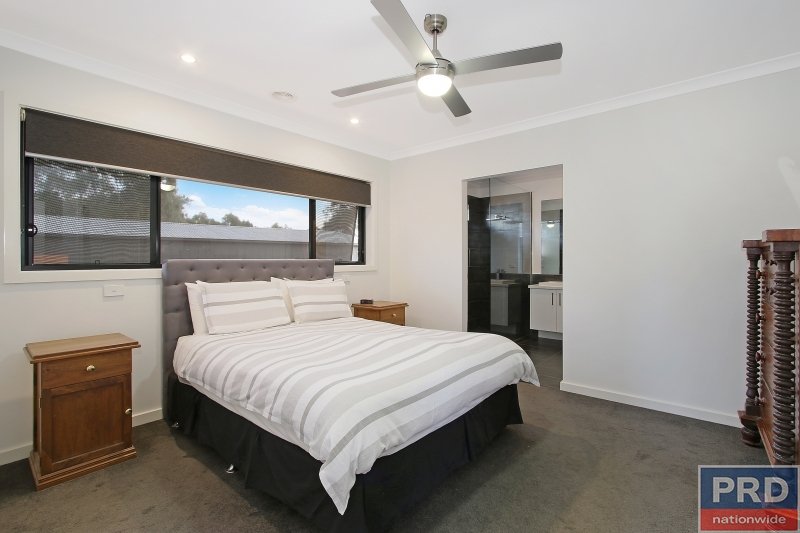 17 Corriedale Court THURGOONA 8