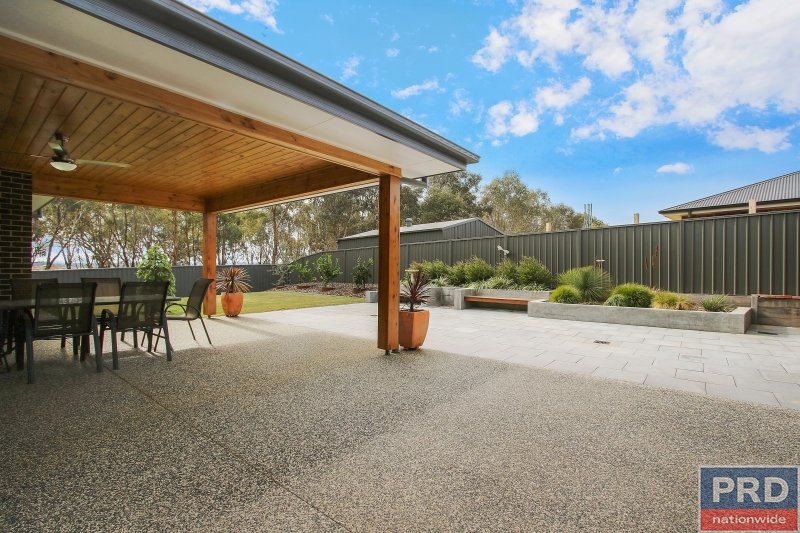 17 Corriedale Court THURGOONA 15