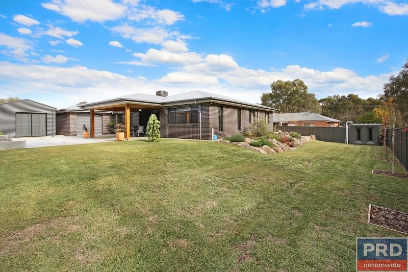 17 Corriedale Court THURGOONA 16