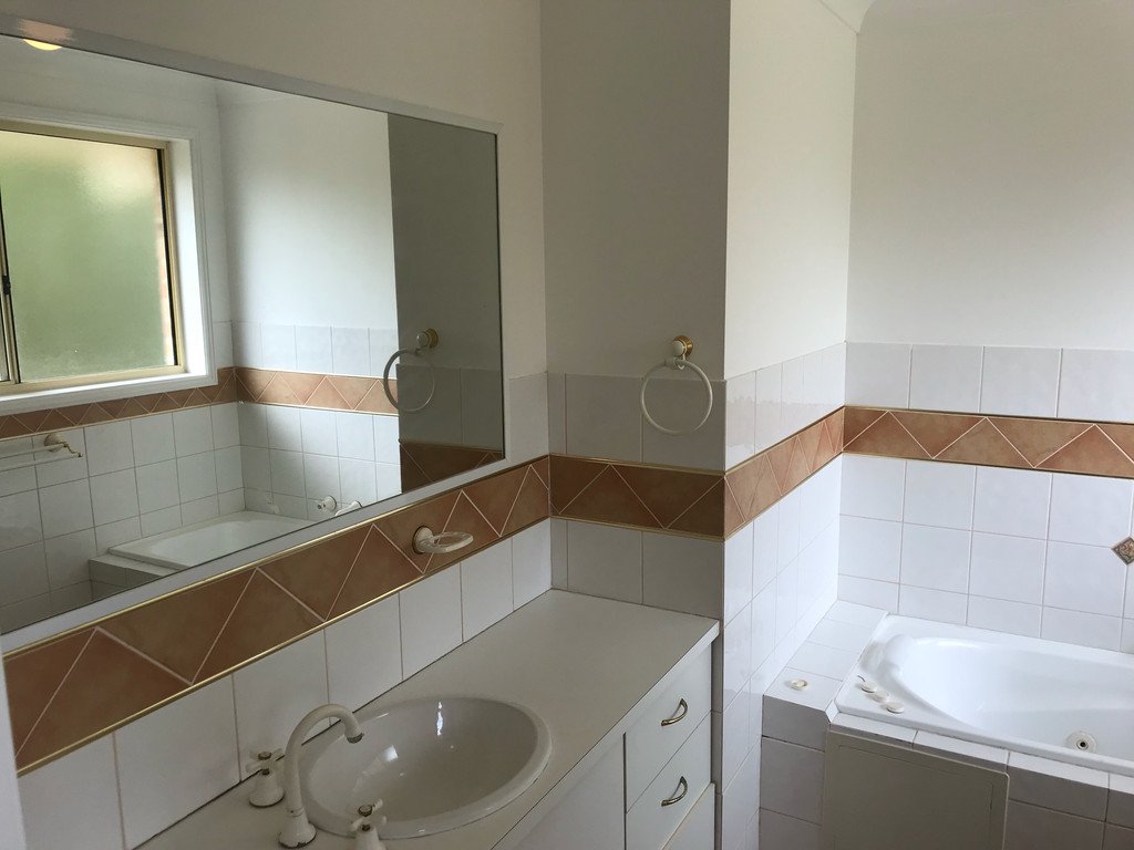 1/7 Crystal Cl  FINGAL BAY 12