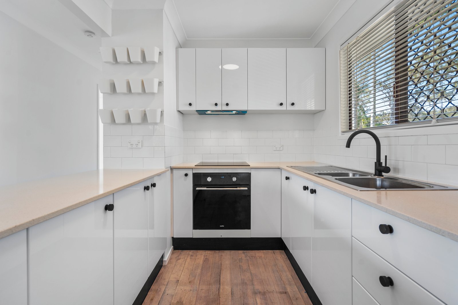 17 Darling Crescent MOLENDINAR 3