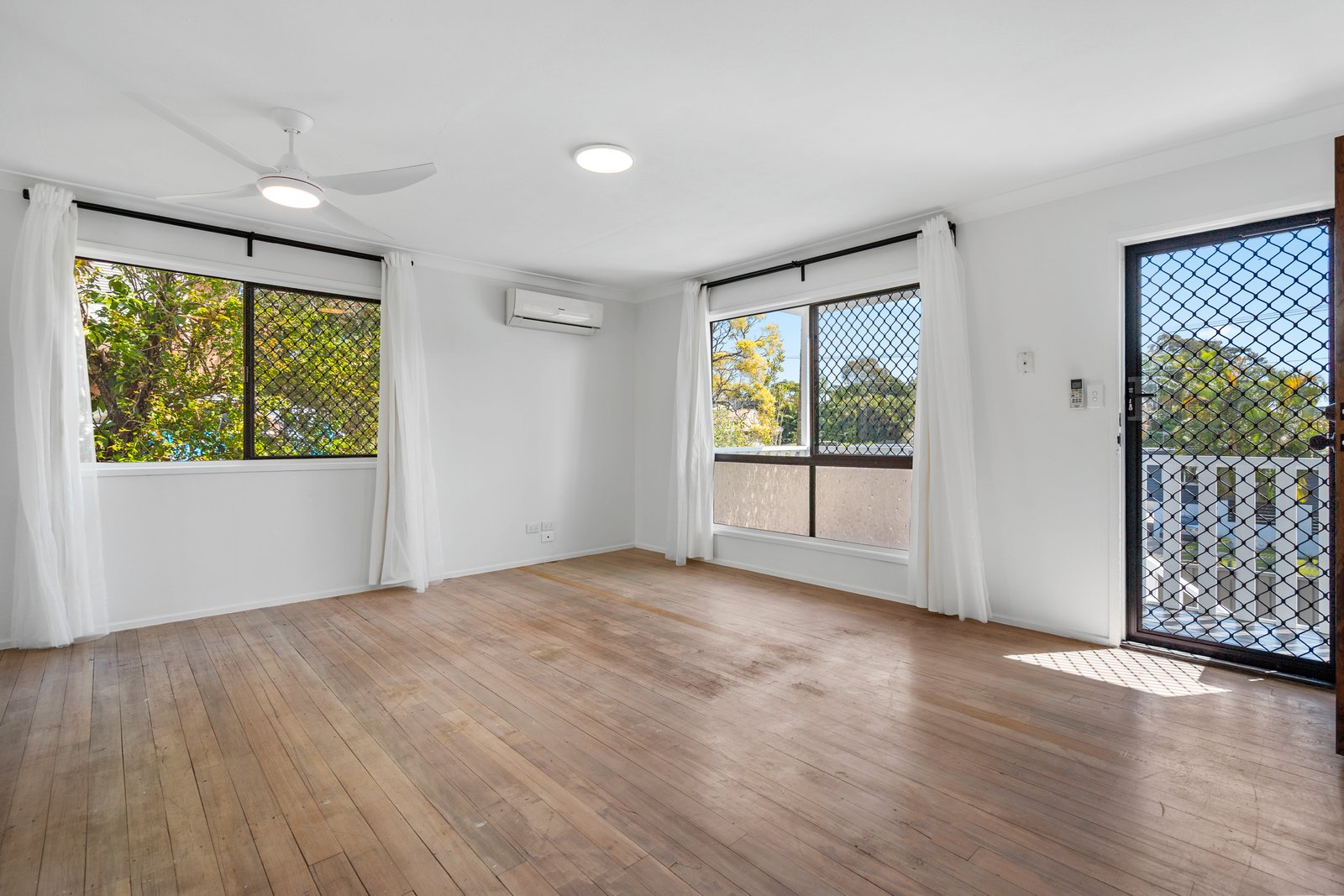 17 Darling Crescent MOLENDINAR 5