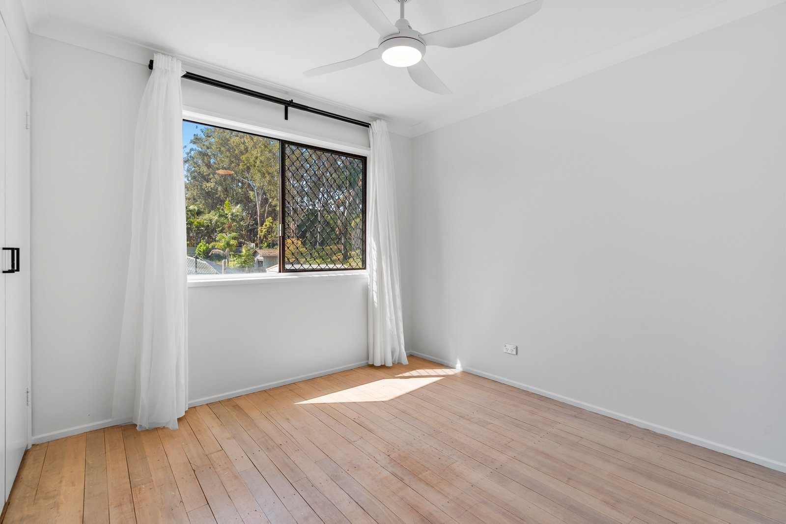 17 Darling Crescent MOLENDINAR 7