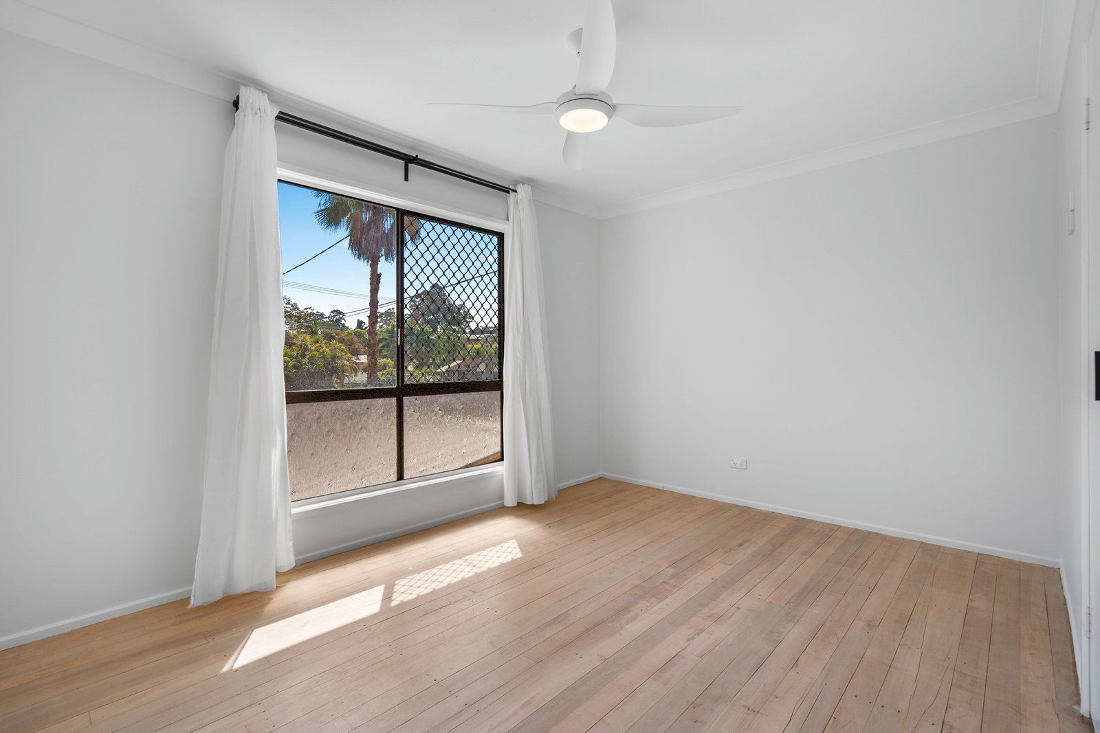 17 Darling Crescent MOLENDINAR 8