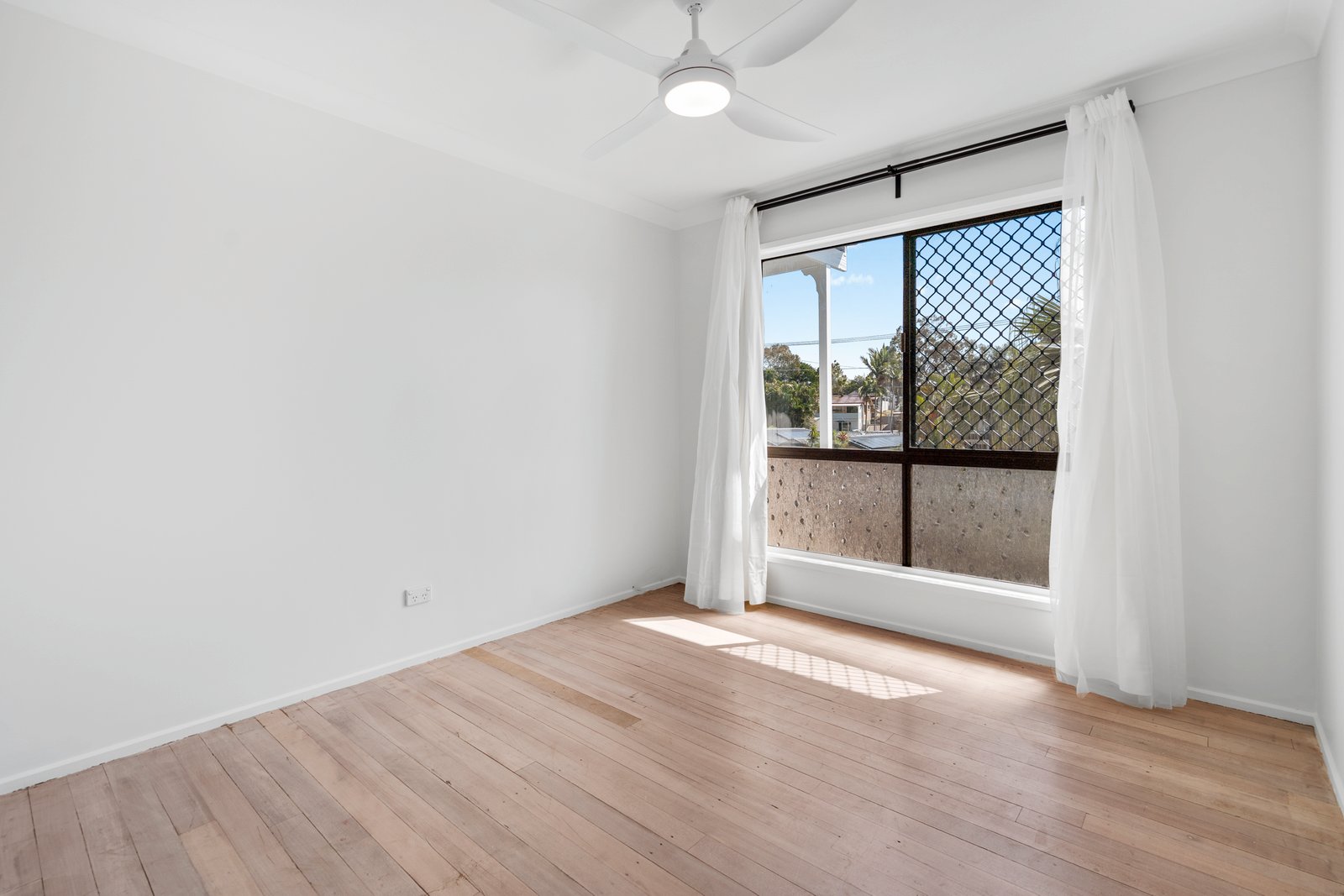 17 Darling Crescent MOLENDINAR 9