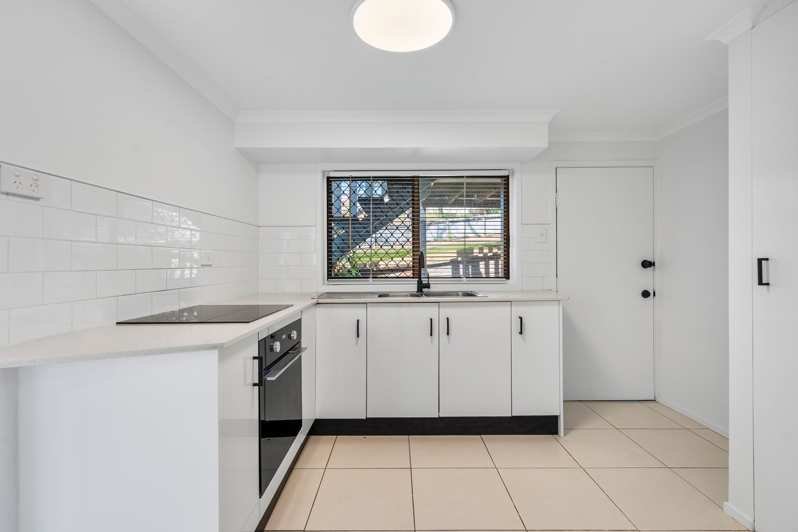 17 Darling Crescent MOLENDINAR 13