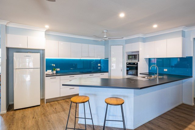 17 Daydream Street REDLAND BAY 4