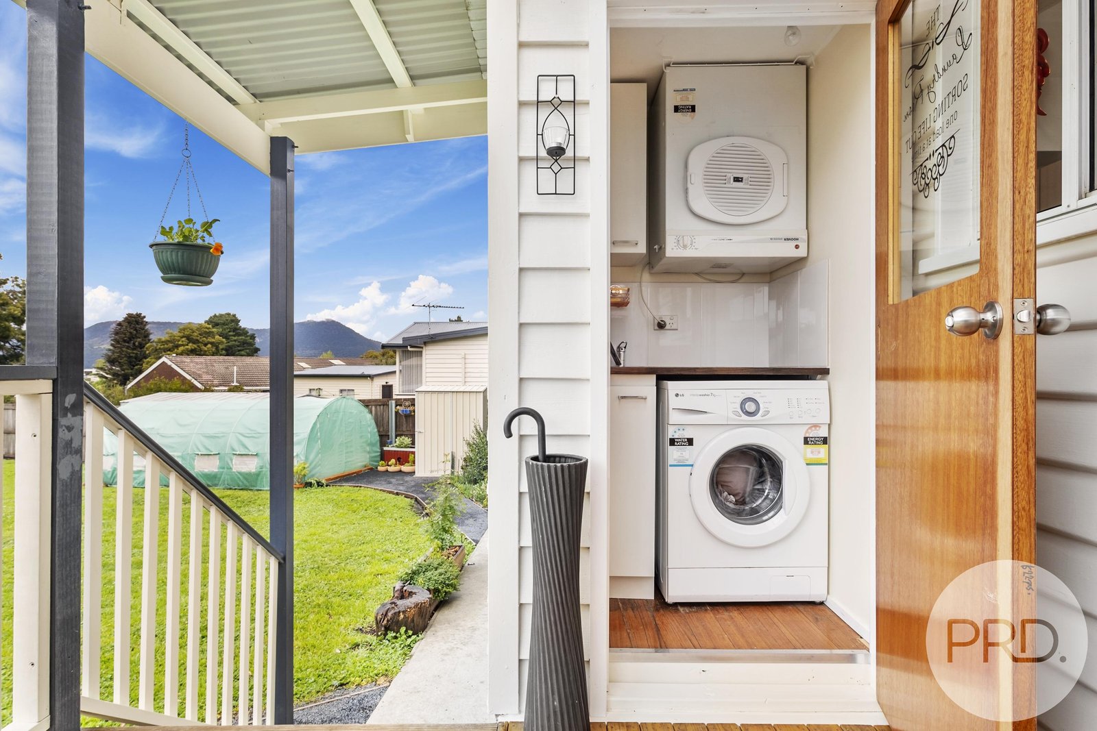 17 Dempster Street CLAREMONT 18