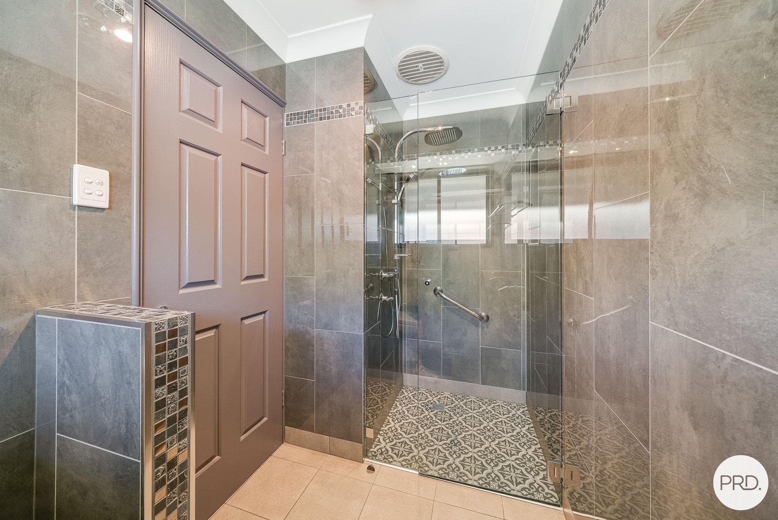 17 Diamentina Way LAKEWOOD 11