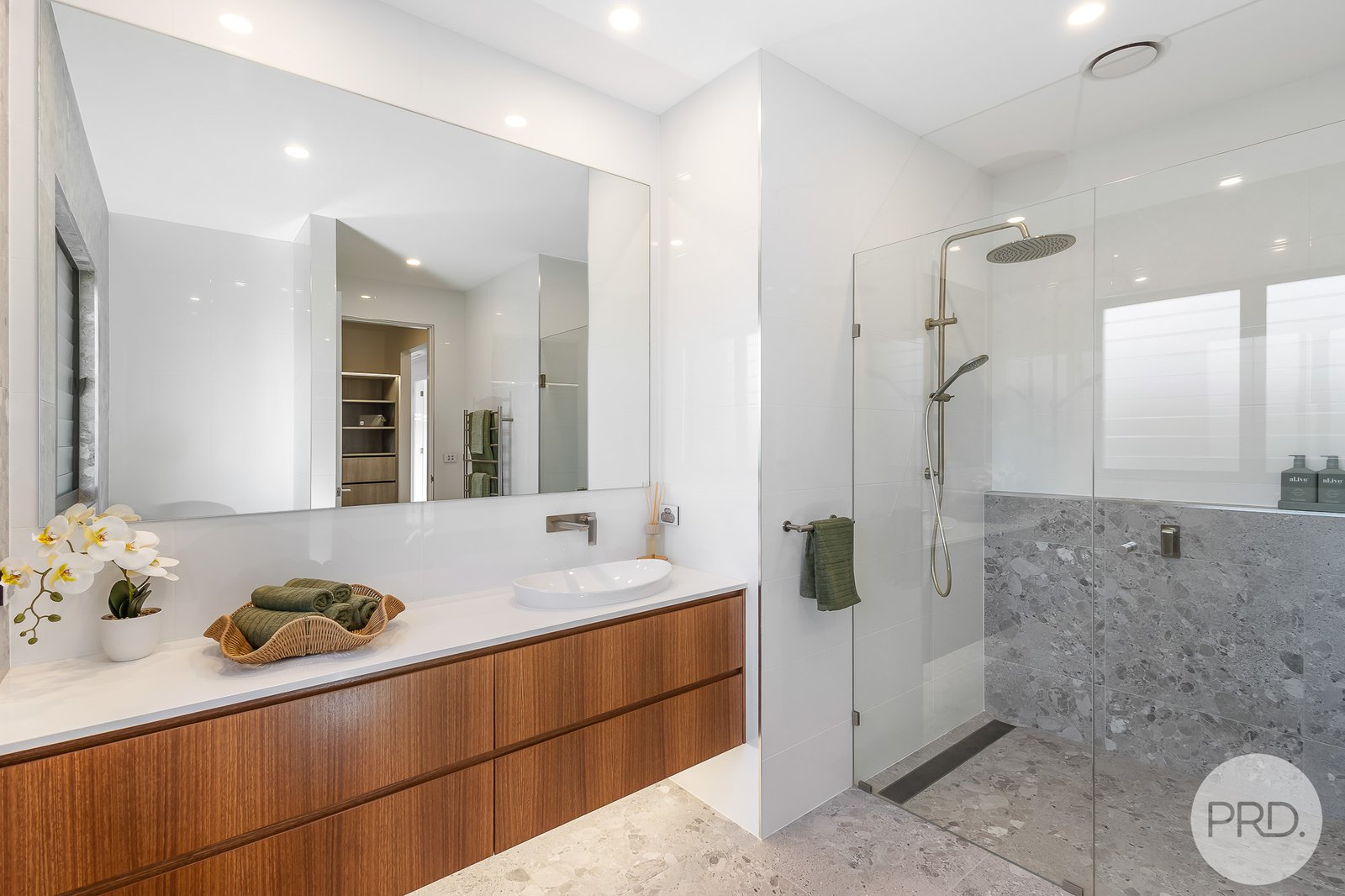 17 Dockside Avenue CORLETTE 27