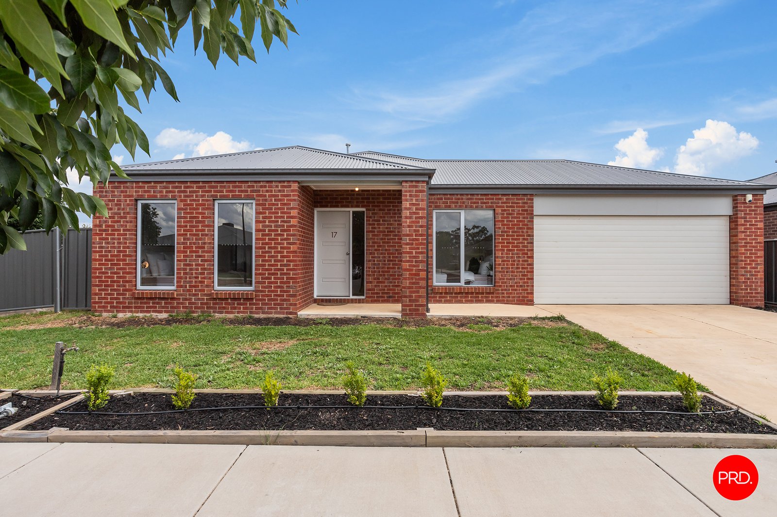 17 Dorset Drive MARONG 2