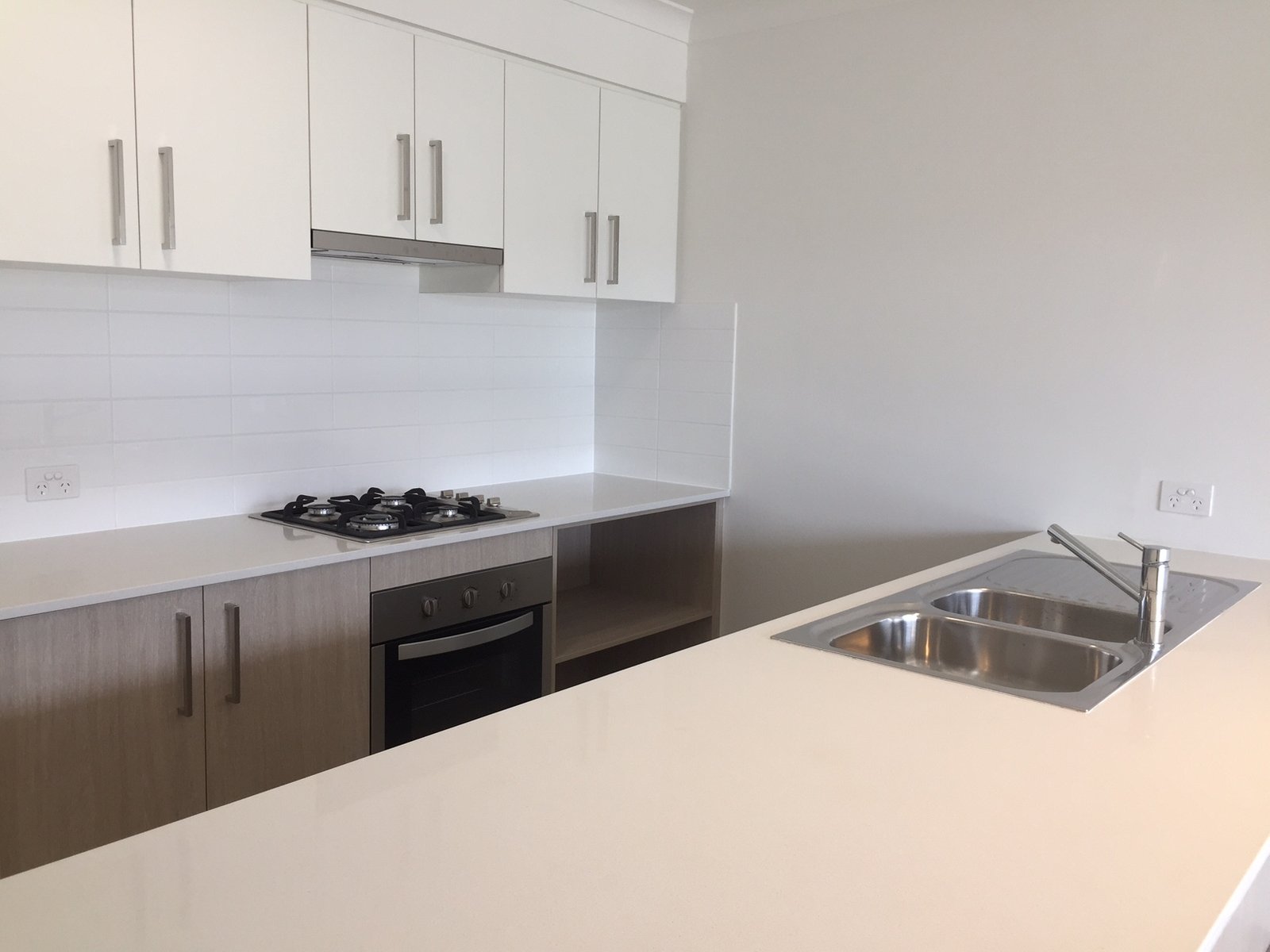 1/7 DURNIN AVE  BEELIAR 6