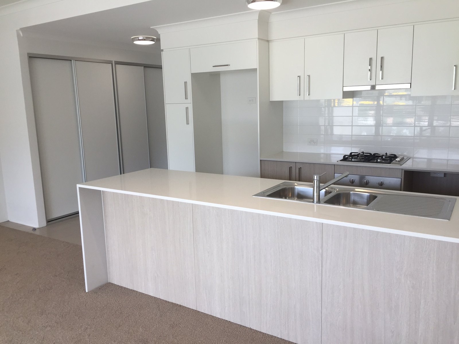 1/7 DURNIN AVE  BEELIAR 9