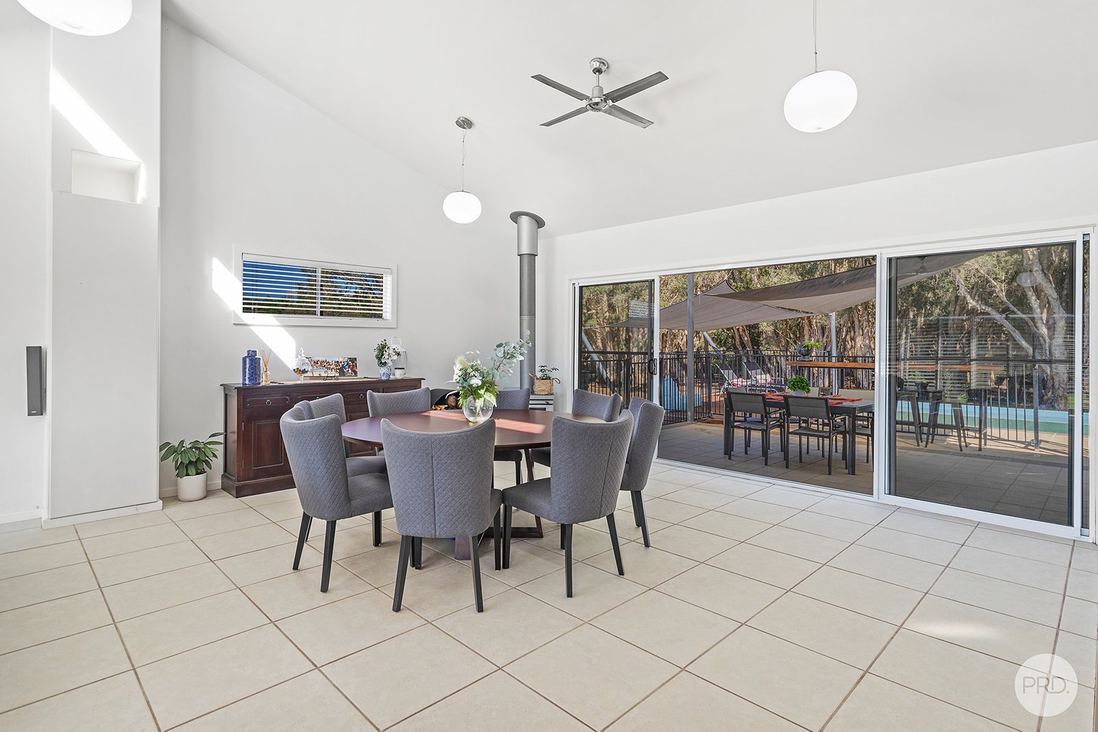 17 Echo Place ONE MILE 7