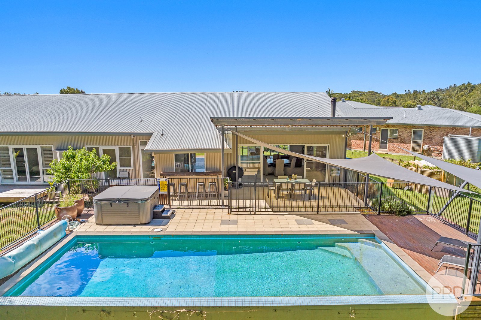 17 Echo Place ONE MILE 5