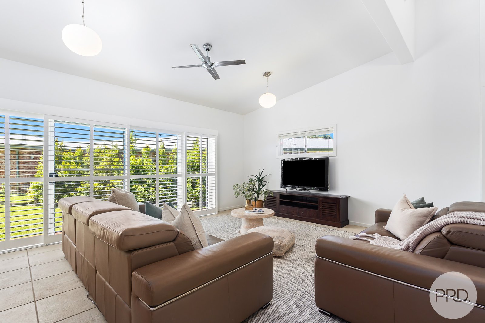 17 Echo Place ONE MILE 6