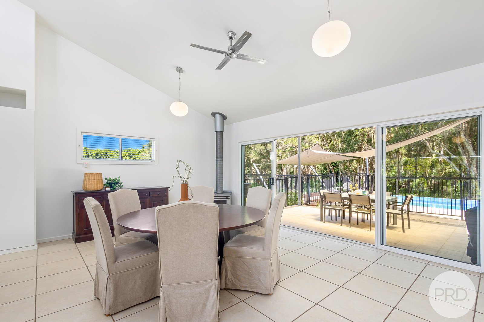 17 Echo Place ONE MILE 9