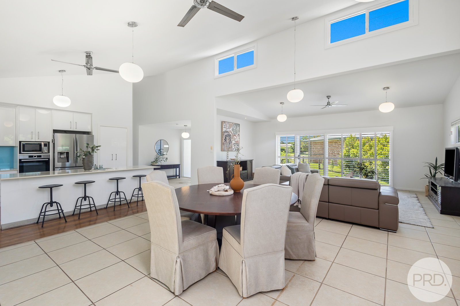 17 Echo Place ONE MILE 10