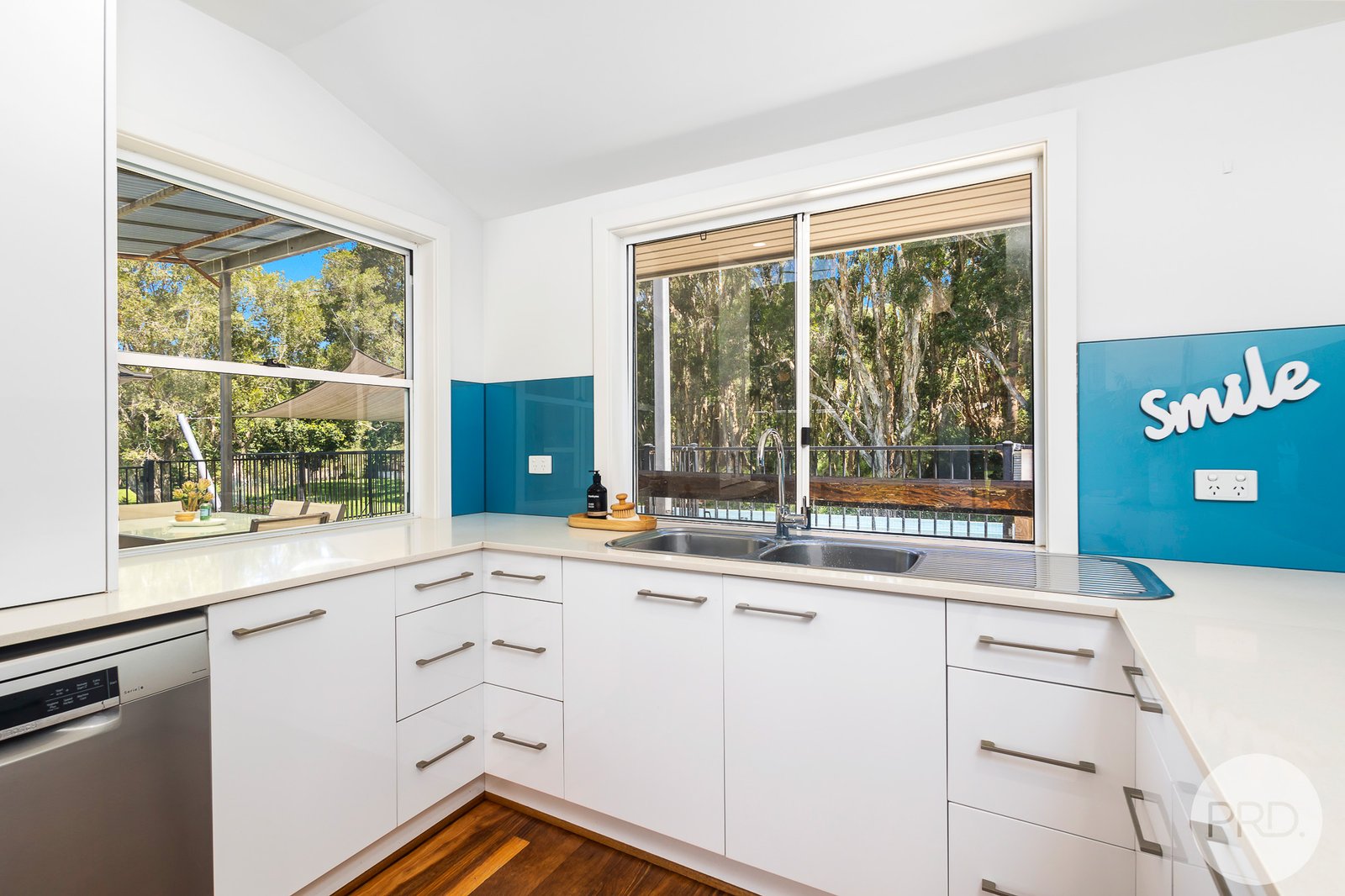 17 Echo Place ONE MILE 13