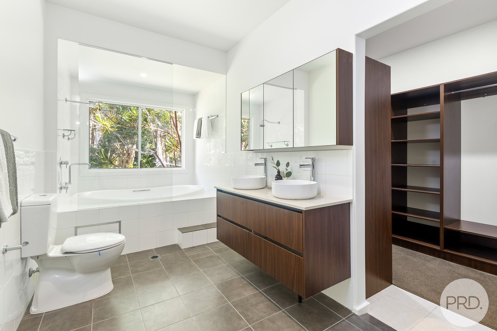 17 Echo Place ONE MILE 21