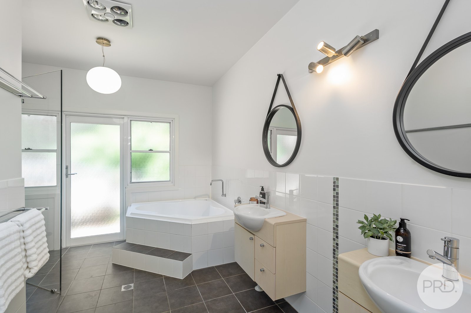 17 Echo Place ONE MILE 25