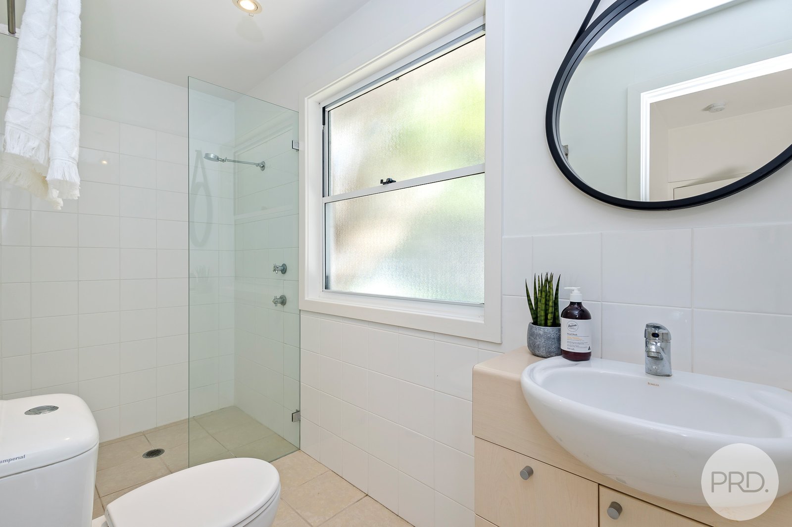 17 Echo Place ONE MILE 27