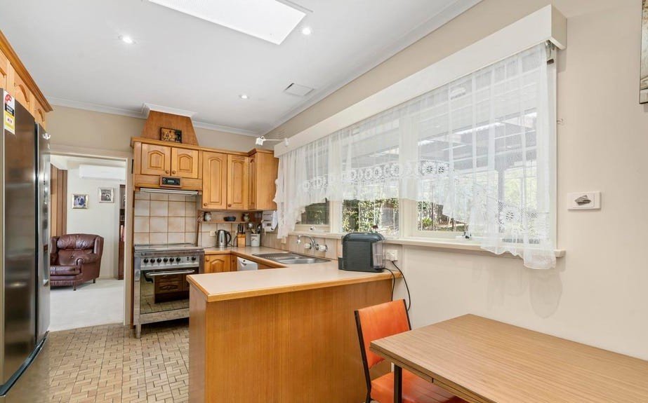 Real Estate and Property in 17 Edgevale Road, Bulleen, VIC