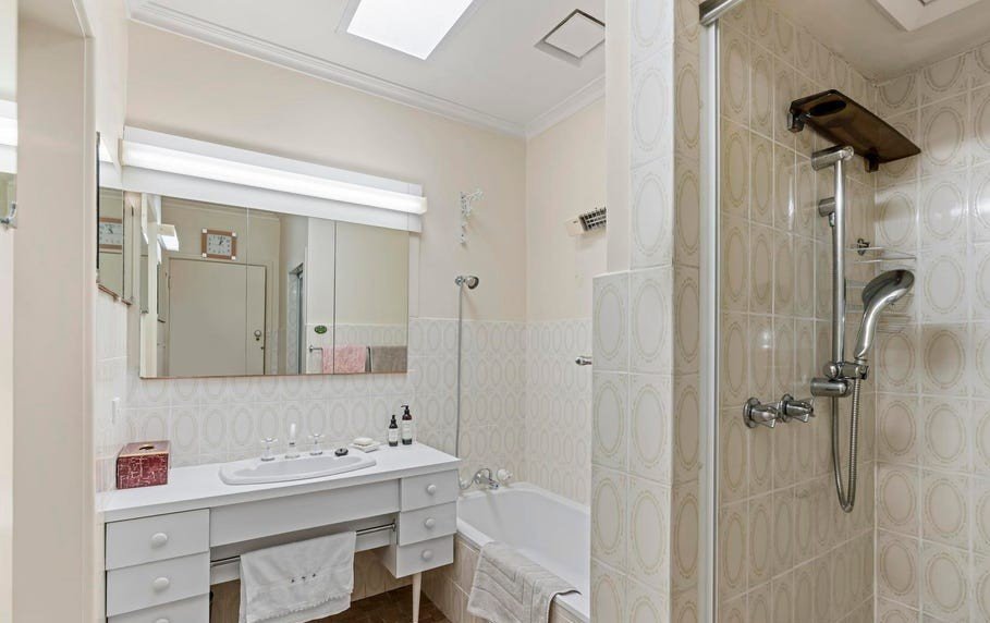 Real Estate and Property in 17 Edgevale Road, Bulleen, VIC