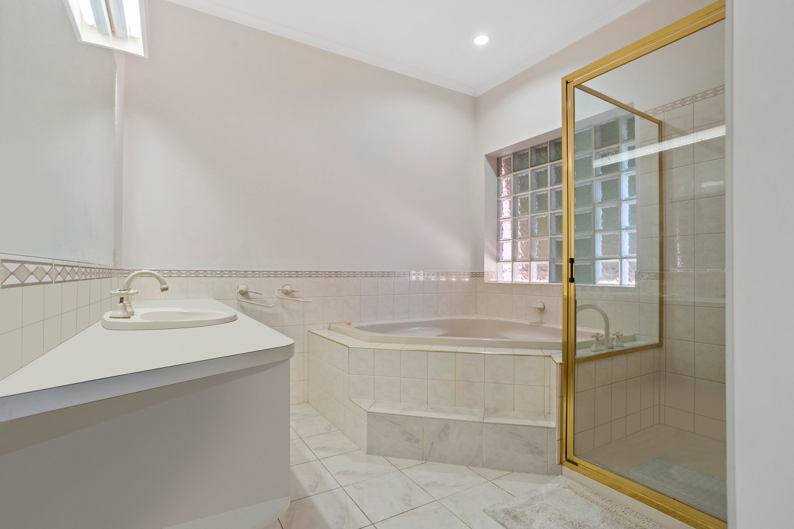 17 Edwina Court SPRING GULLY 6