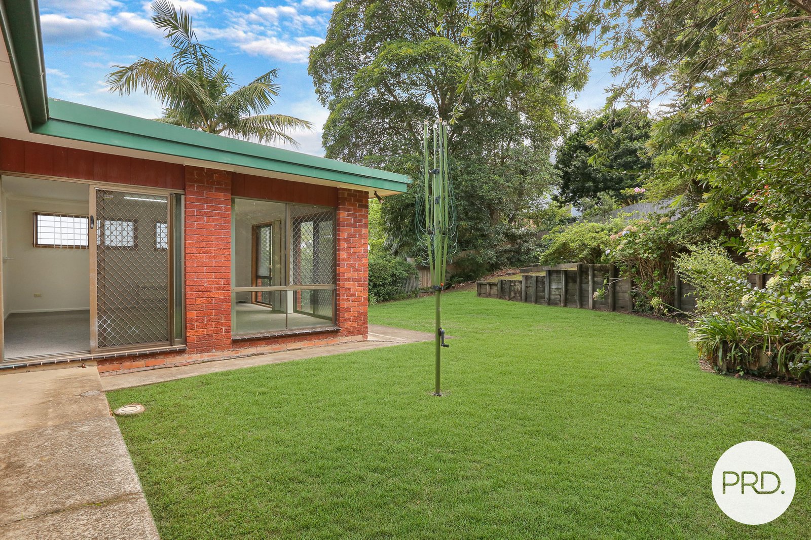 17 Euroka Street WEST WOLLONGONG 9