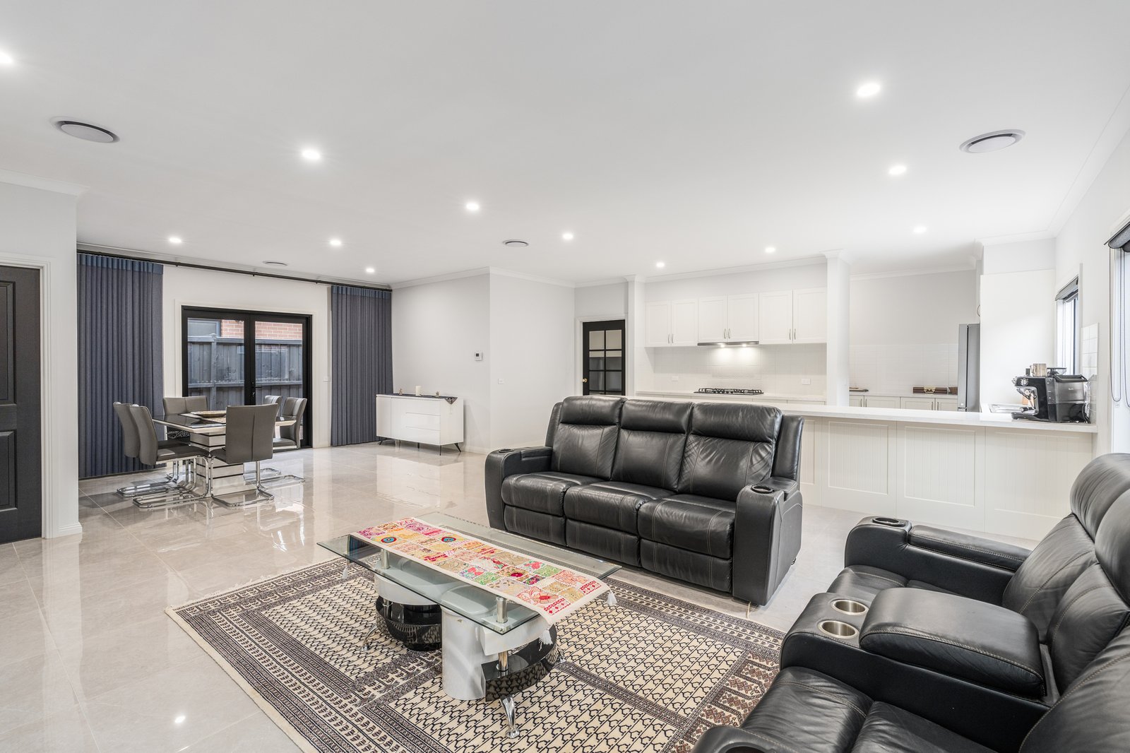 Gallery: 17 Farndale Drive