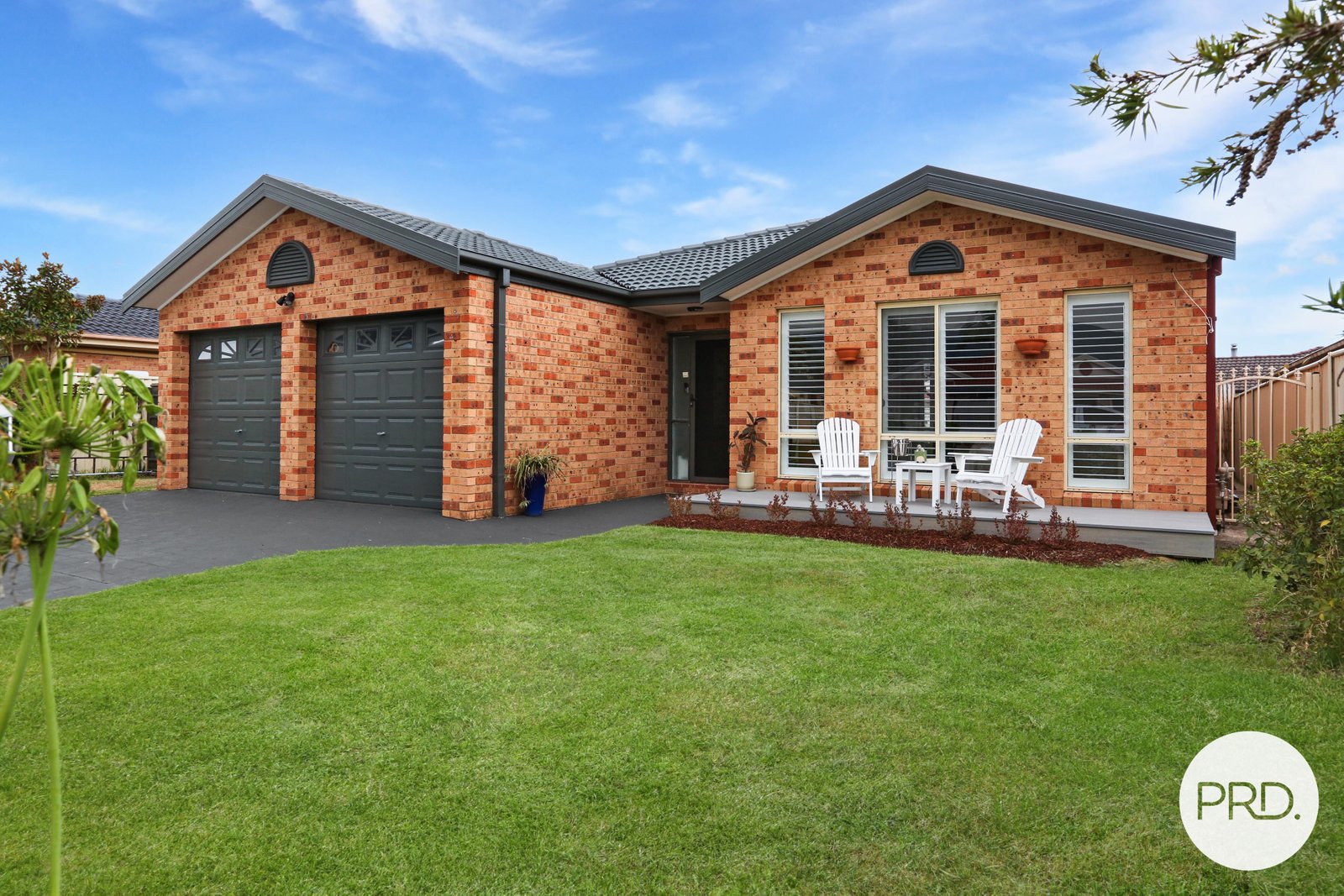 17 Felix Avenue HORSLEY 1
