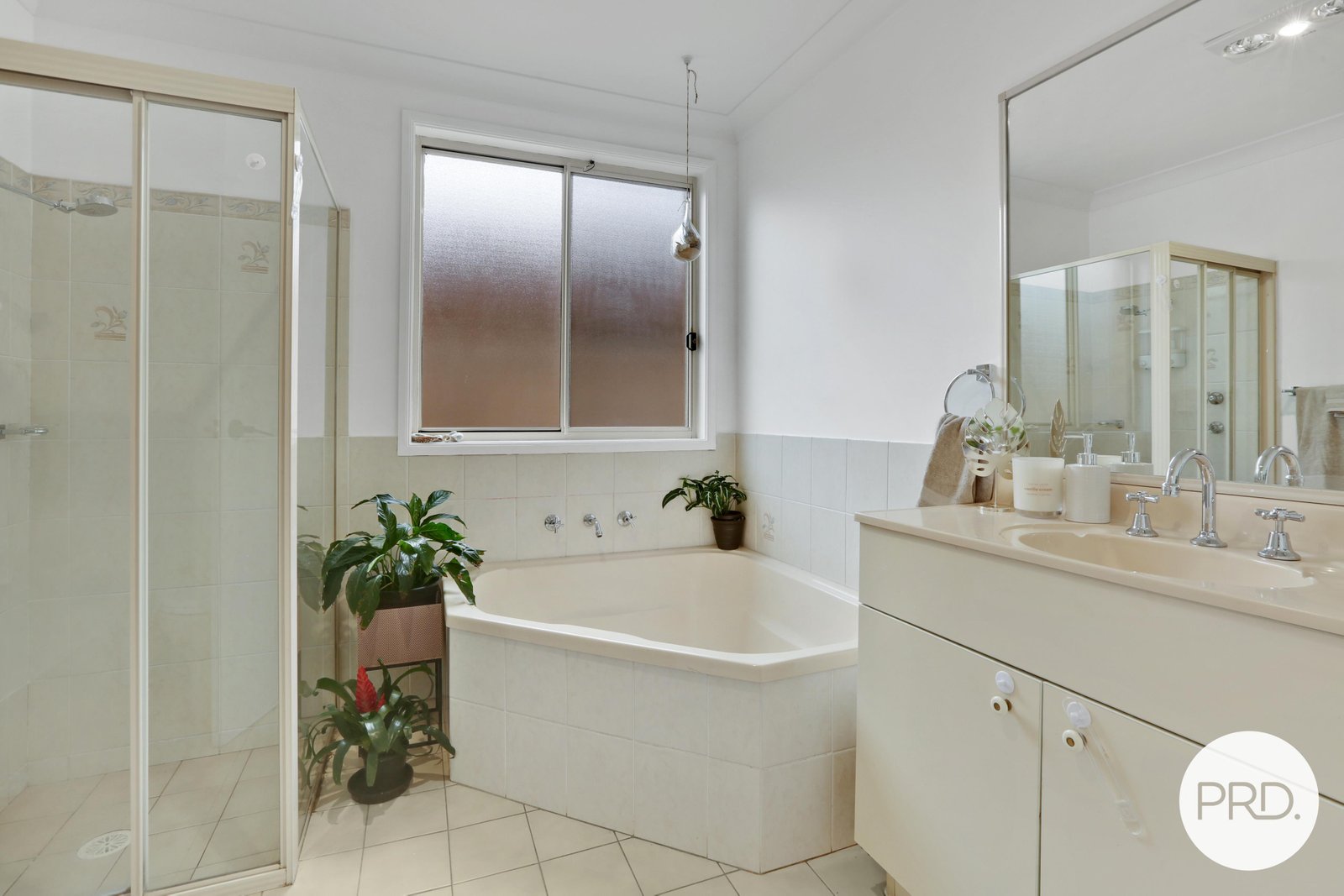 17 Felix Avenue HORSLEY 9