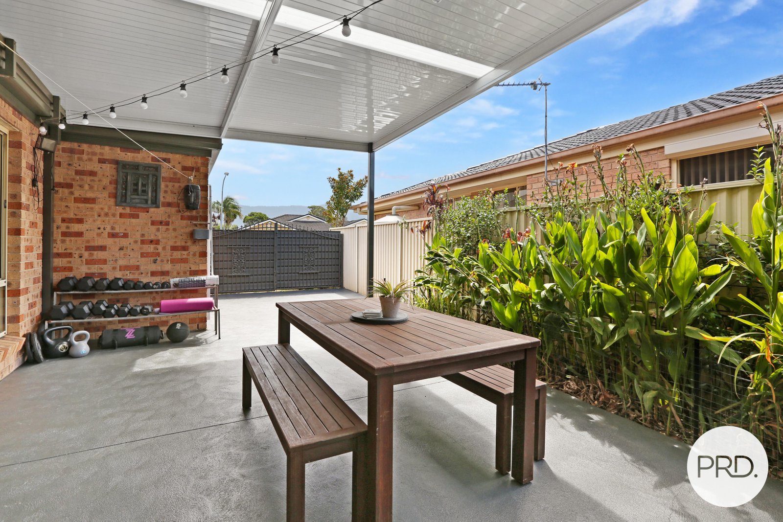 17 Felix Avenue HORSLEY 10