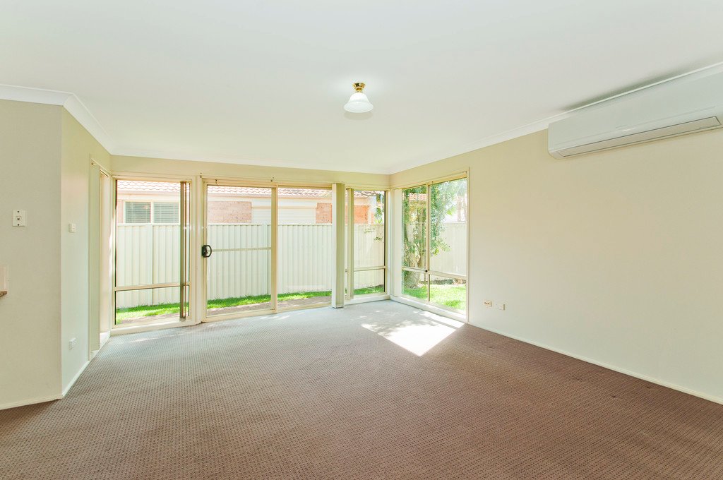 17 Felix Avenue HORSLEY 7