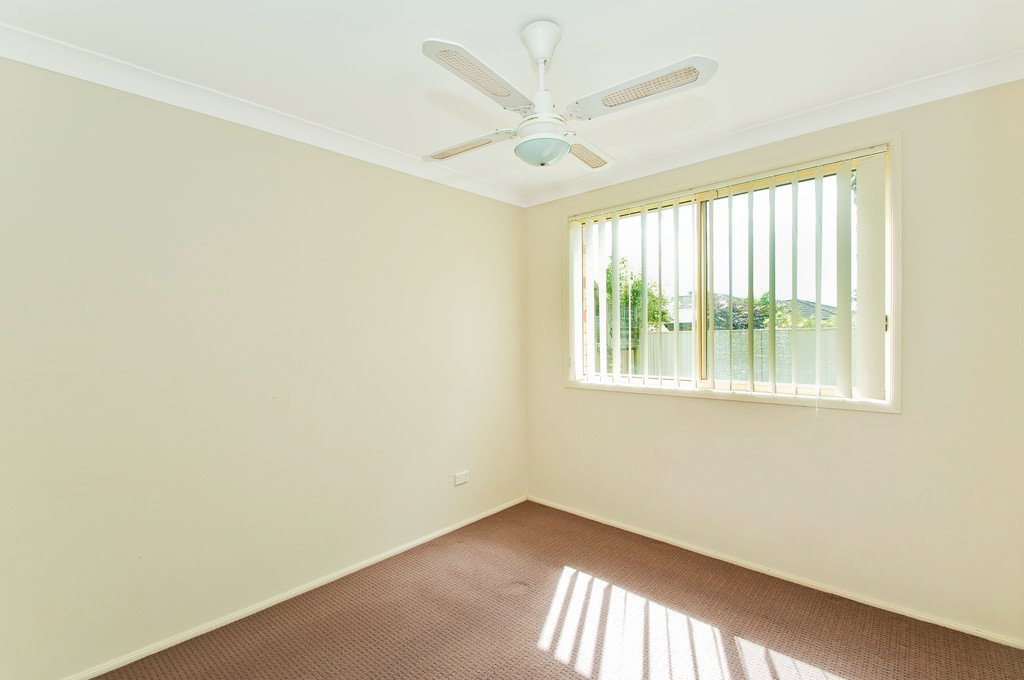 17 Felix Avenue HORSLEY 10