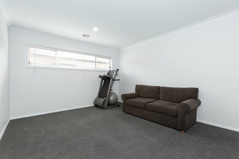 17 Felstead Circuit THURGOONA 6