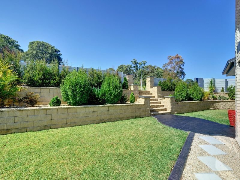 17 Fingal Street NELSON BAY 4