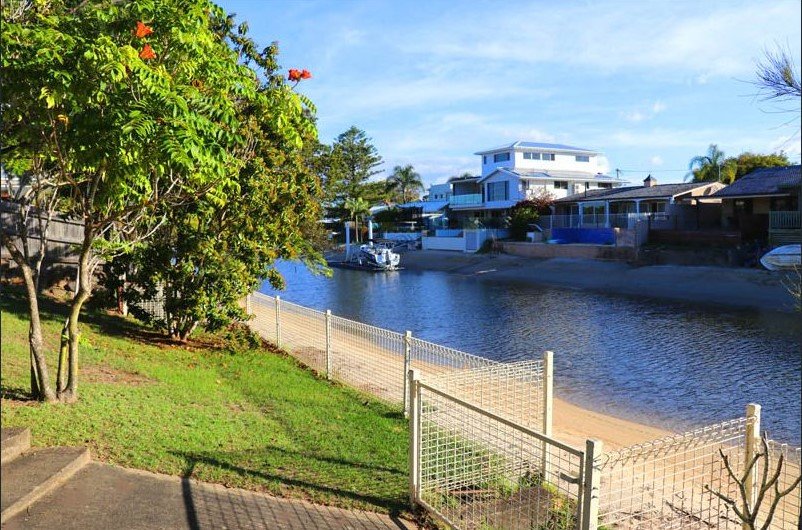 17 Flamingo Key BROADBEACH WATERS 1
